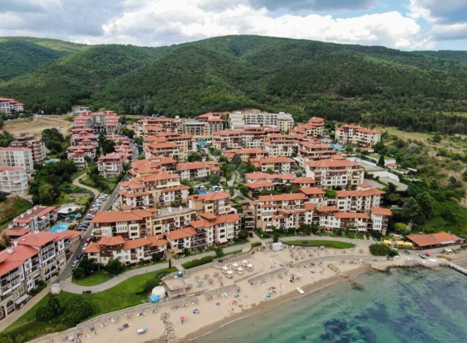 Апартамент Ния, Райска Градина / Garden Of Eden Sveti Vlas Luaran gambar
