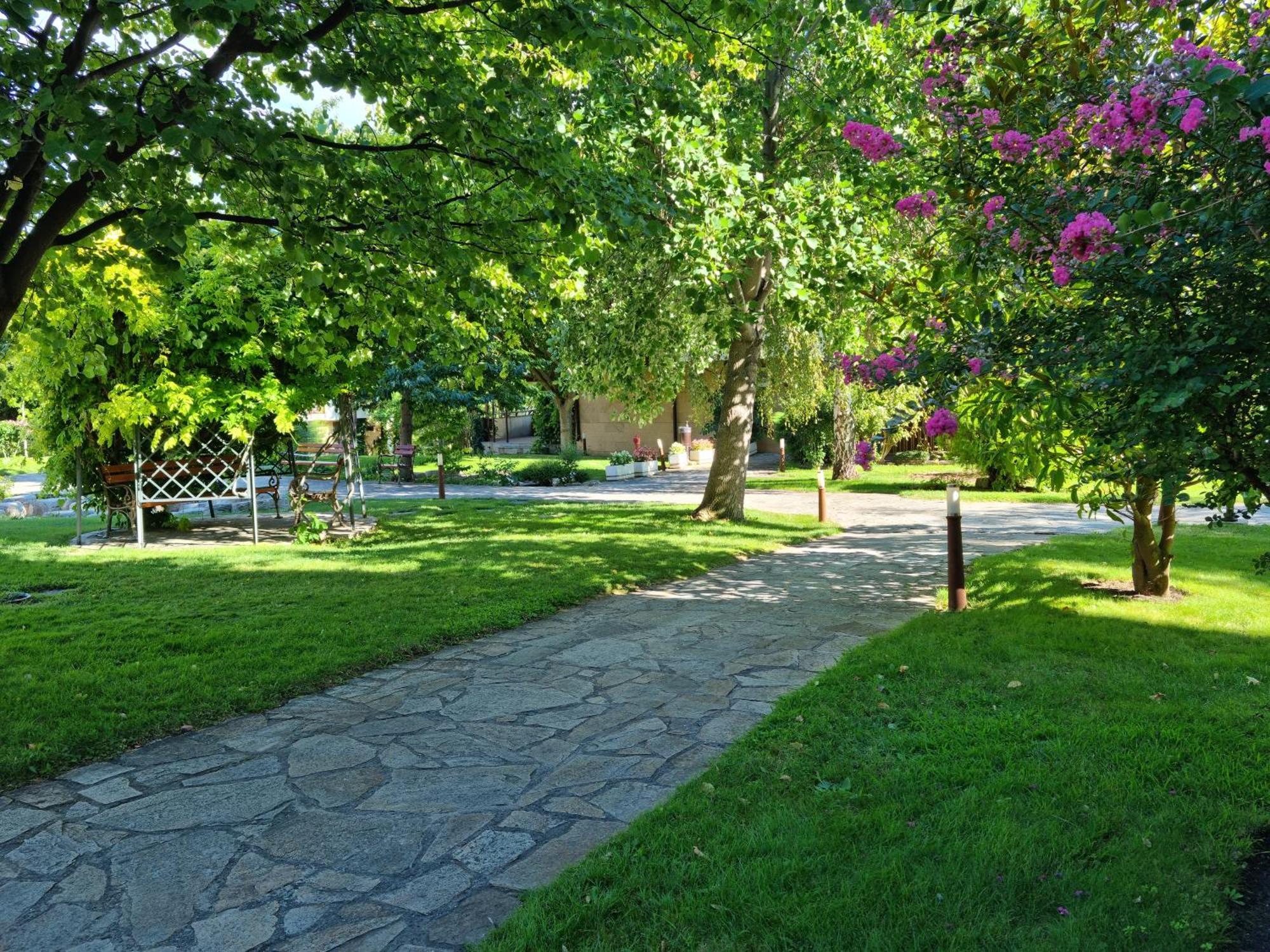 Апартамент Ния, Райска Градина / Garden Of Eden Sveti Vlas Luaran gambar