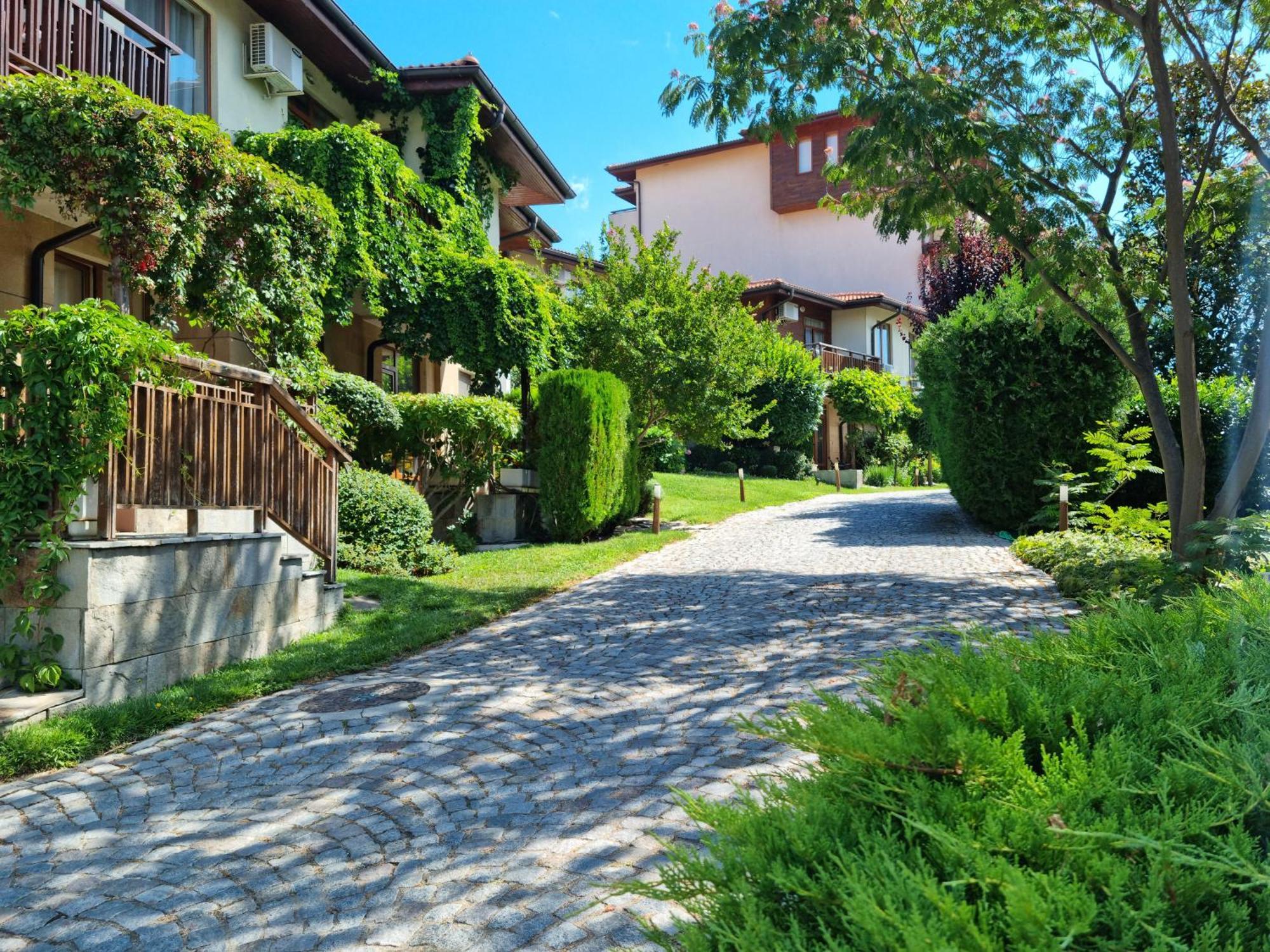 Апартамент Ния, Райска Градина / Garden Of Eden Sveti Vlas Luaran gambar